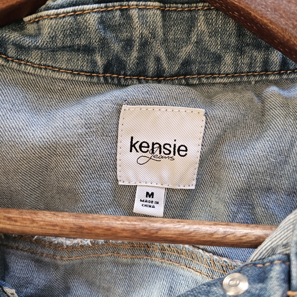 KENSIE distressed jean jacket size MED - Picture 6 of 6